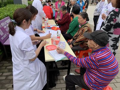 健康咨詢進社區，每月服務暖人心